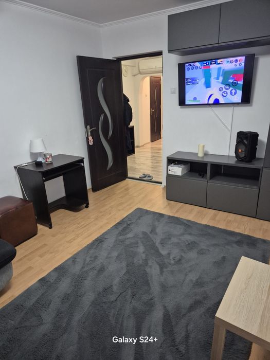 închiriez apartament la parter