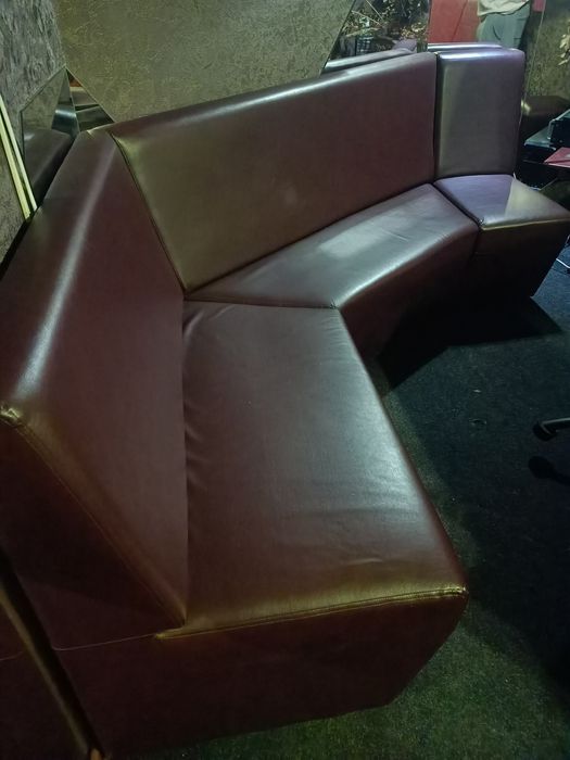 Продам диван кож зам