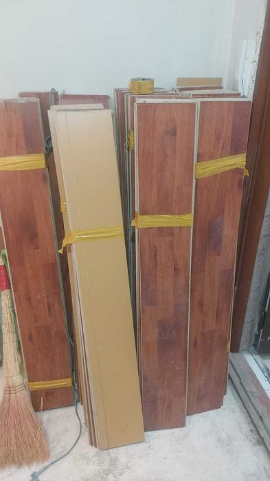 продам ламинат 50 кв