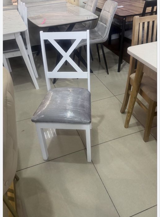 Продам стулья 4 шт / дерево