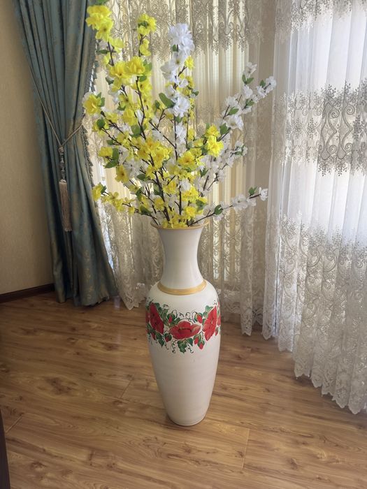 Ваза гүлімен сатылады