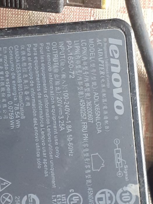 Alimentator pentru laptop Lenovo