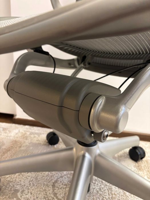 Scaun ergonomic Herman Miller Aeron Titanium marime B - full option
