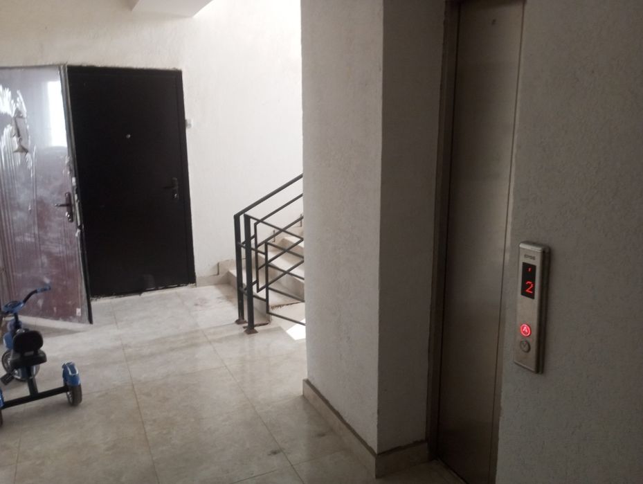 Каропка уй сотилади оринтер куйлук .Тарговий центр КОМПАС дан 200 метр