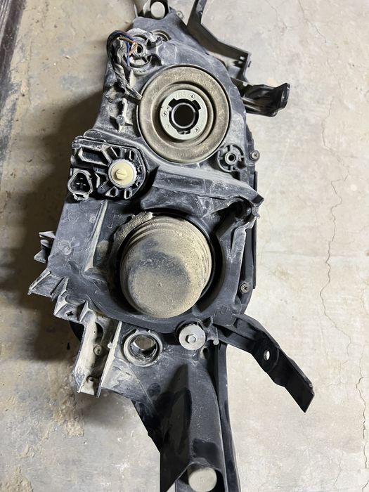Фара от Toyota Camry 50