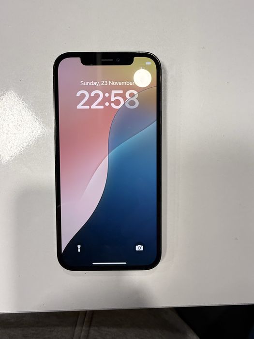 Iphone 12 Pro перфектен + аксесоари -Промо до 25.12