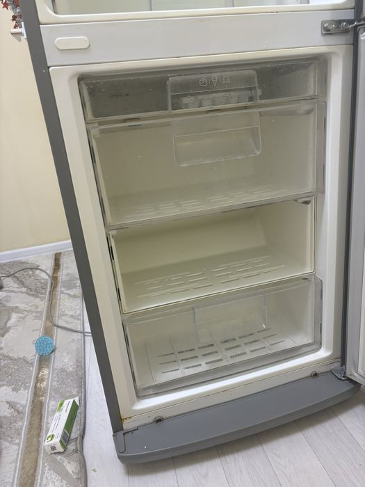 Арзан бағада холодильник сатылады.