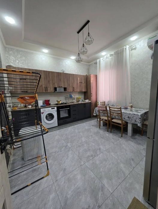 Продаю 3-х ком 1 соток на Буюк ипак йули Буз базар