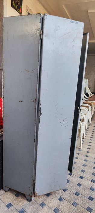 Железноный шкаф бу
Высота 1,80
Ширина 80
Глубина 40