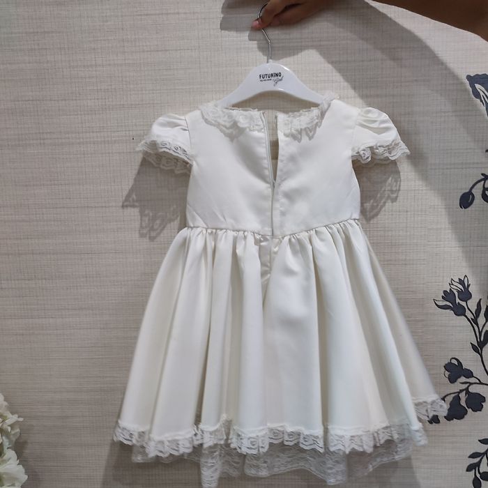 Платье белое красивое