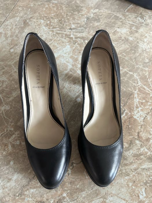 Продам женские туфли