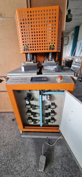 Едноглава лепачка Plastmak, за PVC дограма!