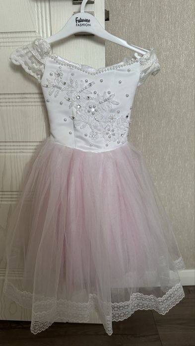 Продам платье бальное