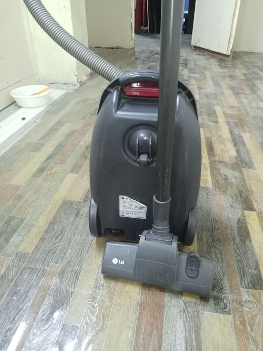 Lg 1400w пылесос рабочая продается.