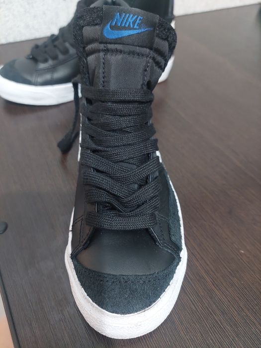 Кроссовки черные