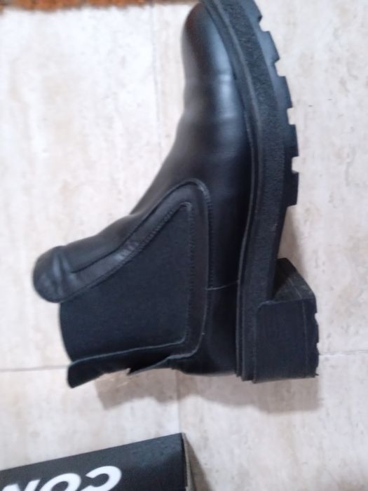 Vând ghete pentru femei din piele numărul 40