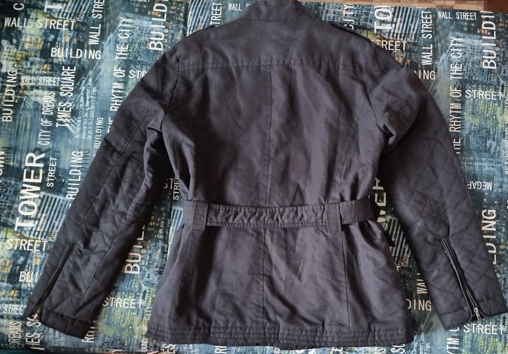 Продам женскую куртку!