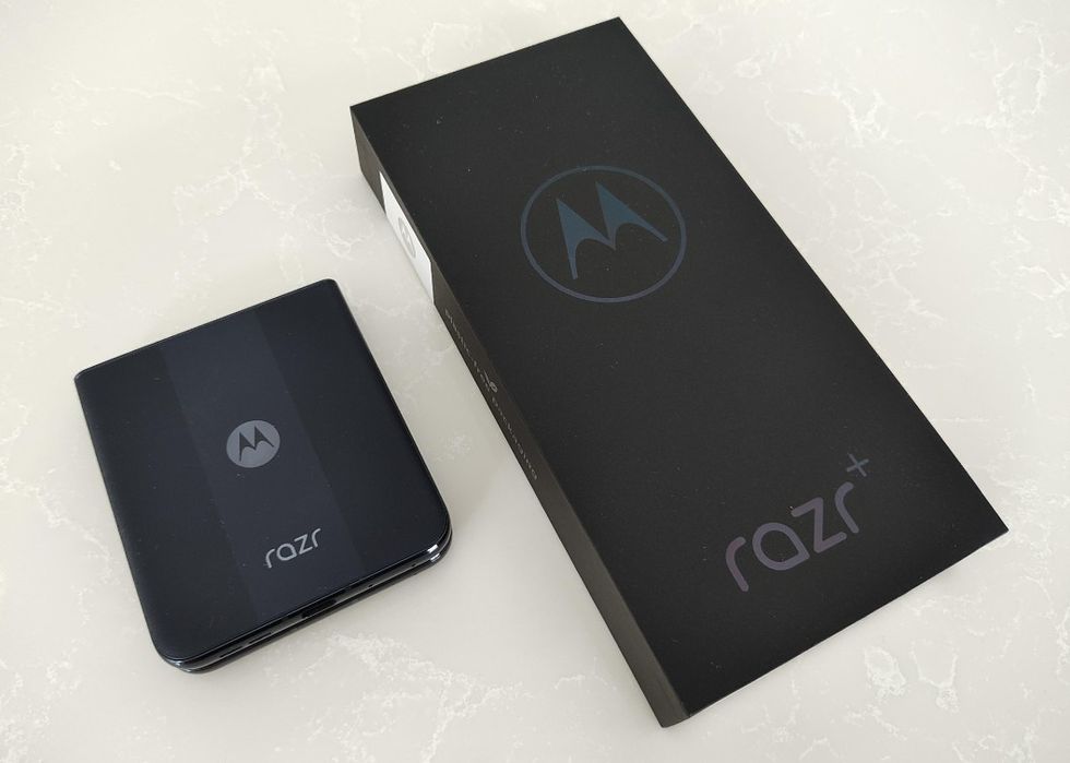 Razr plus sotiladi