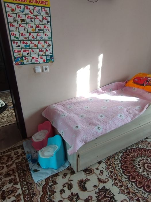 Продаю детский гарнитур Немо