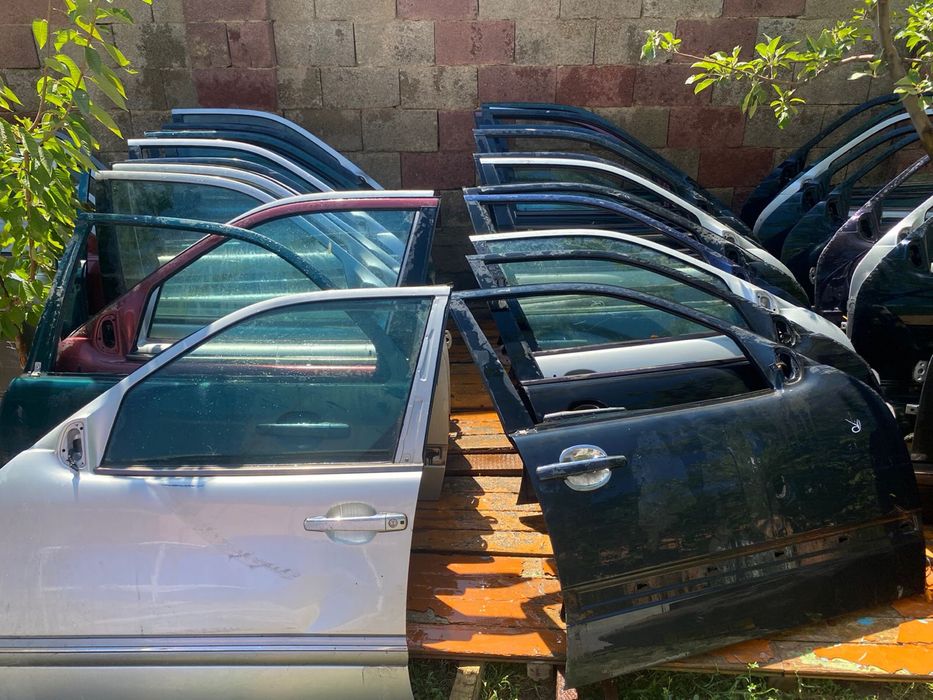 Мерседес 210 лупарик двер