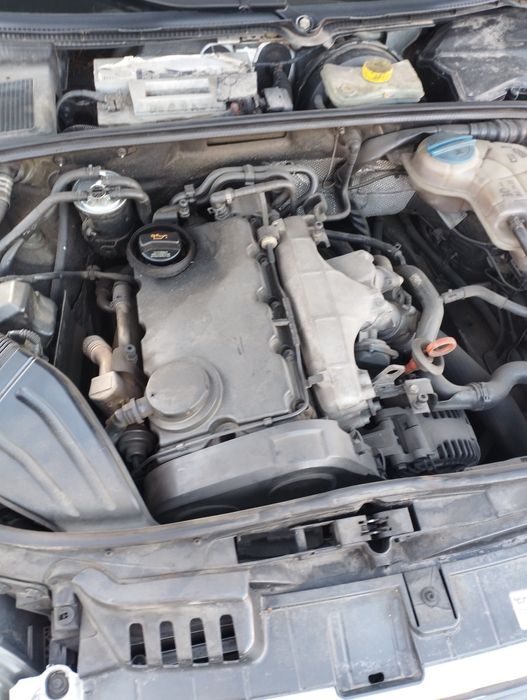 Dezmembrez audi A4 B6 2.0tdi Blb