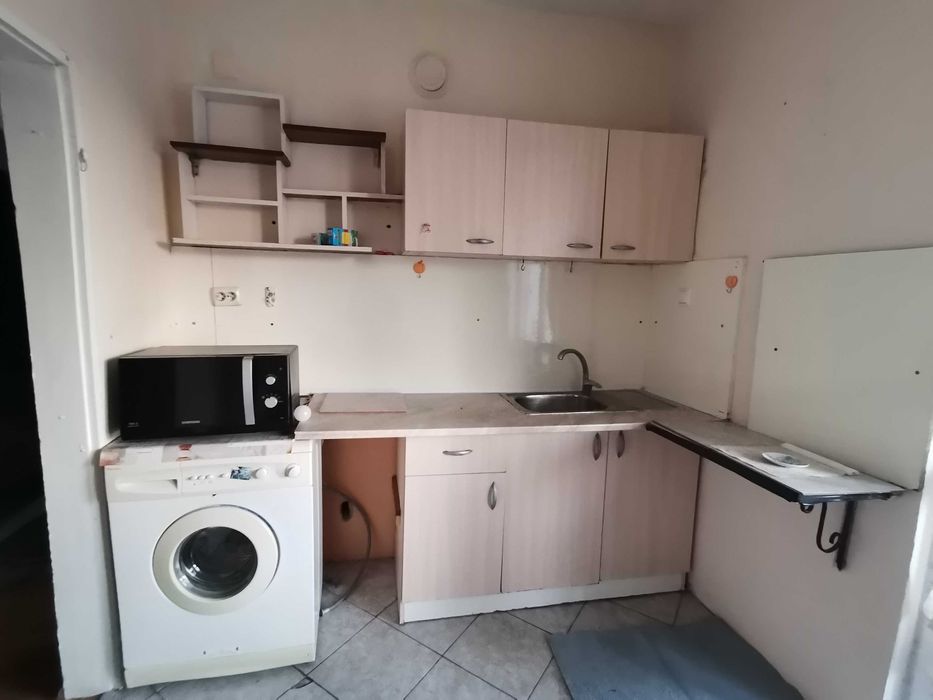 Дава се под наем Едностаен апартамент в Бургас, Меден рудник - зона А - 30 кв.м за 102 € - Снимка #5