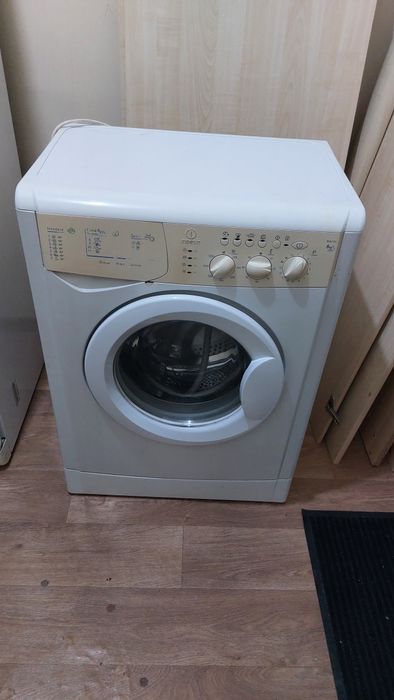 Стиральная машинка,  марка INDESIT
