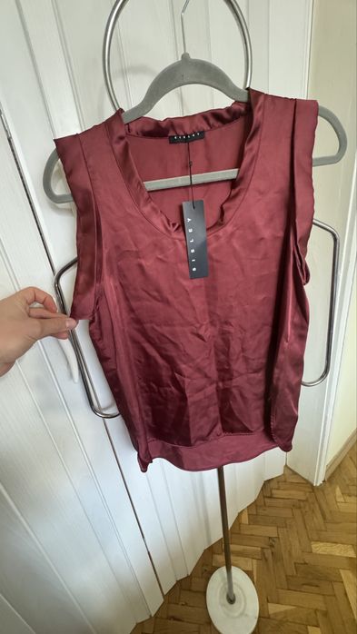 Sisley - дамски сатен топ