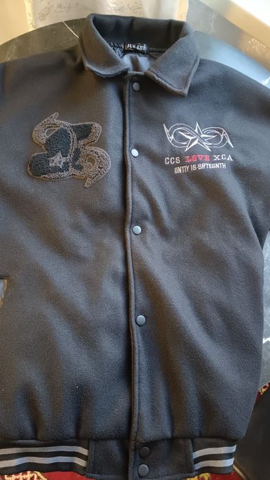 Продам бомбе,куртка новая