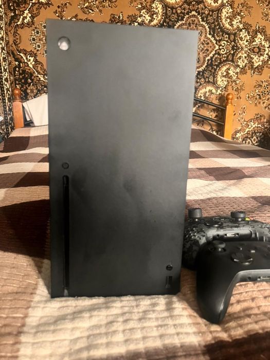 Xbox Series X + 2 геймпада + Game Pass Ultimate