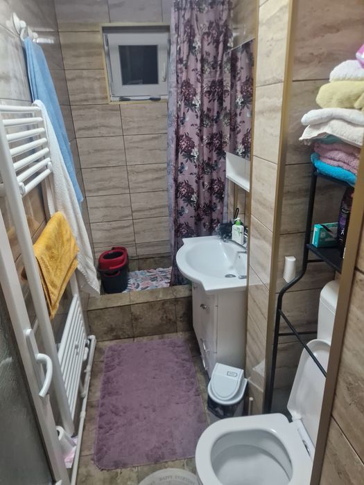 Vand apartament cu doua camere