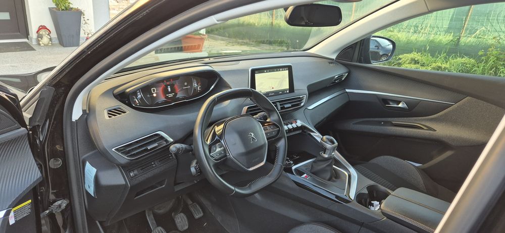 Peugeot 3008 1.2 PureTech 130 cp