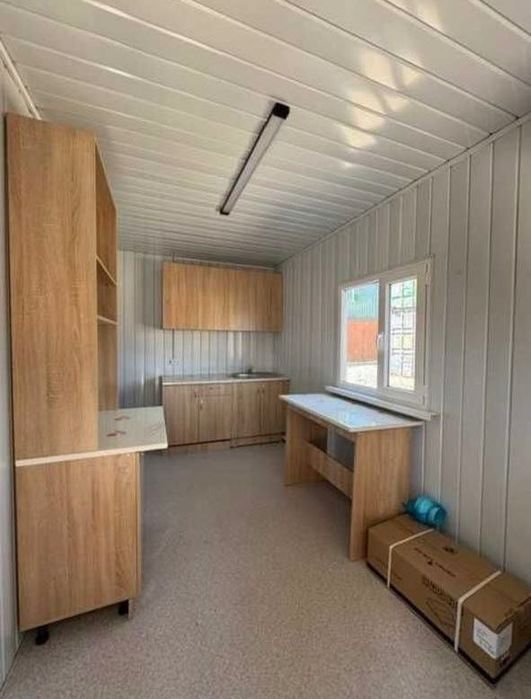 Столовая из контейнеров