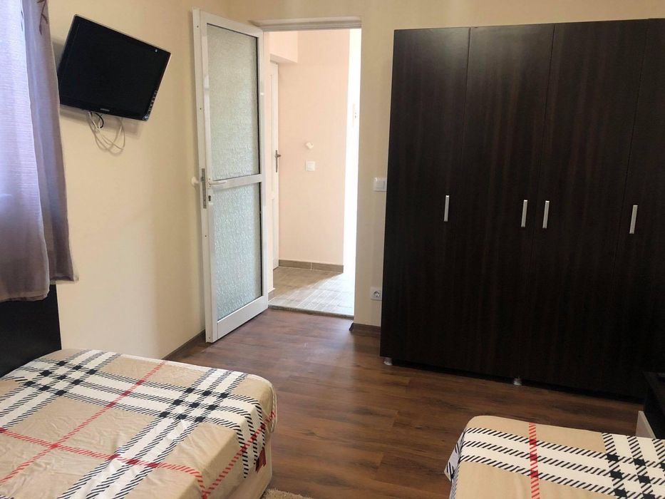Дава се под наем Етаж от къща в Варна, Център - 85 кв.м за 750 € - Снимка #7
