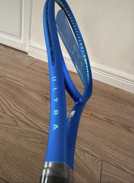 Wilson Ultra V5 an 2026,greutate 300g,grip 4