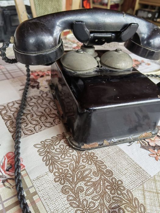 Telefon vechi cu manivela