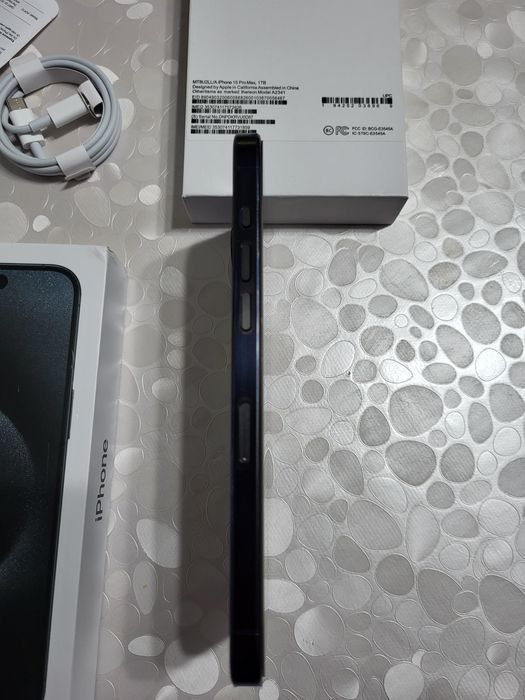 IPhone 15 Pro Max чёрного цвета