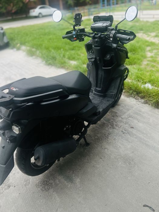 Skuter GST tank.