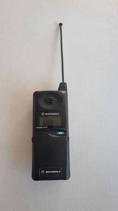 Телефон из 90х. MOTOROLA MicroTac 650