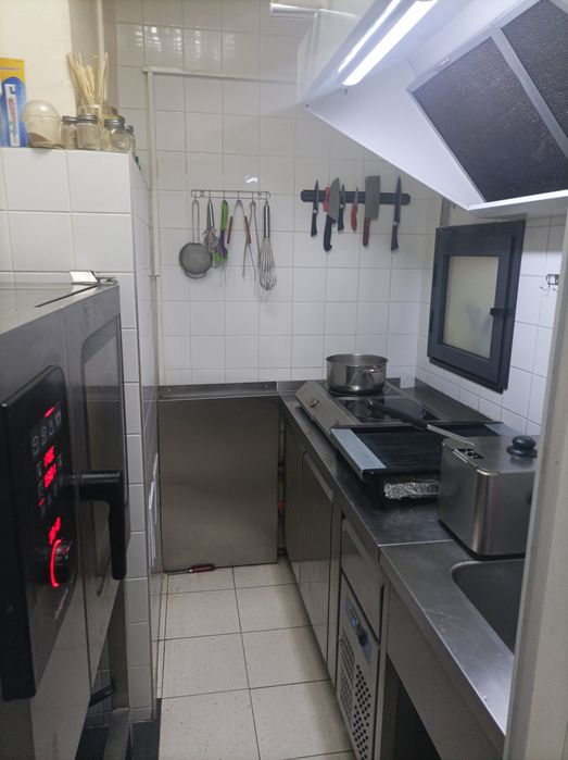 Продава се заведение за бързо хранене