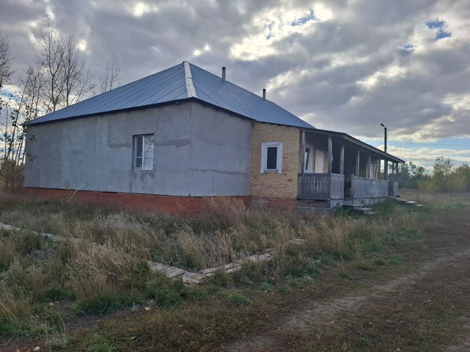 Продается участок с домом и ангаром