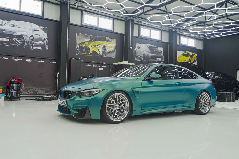 BMW M4 BMW M4 Heritage Edition 1/750 - Editie limitata intretinut obsesiv.