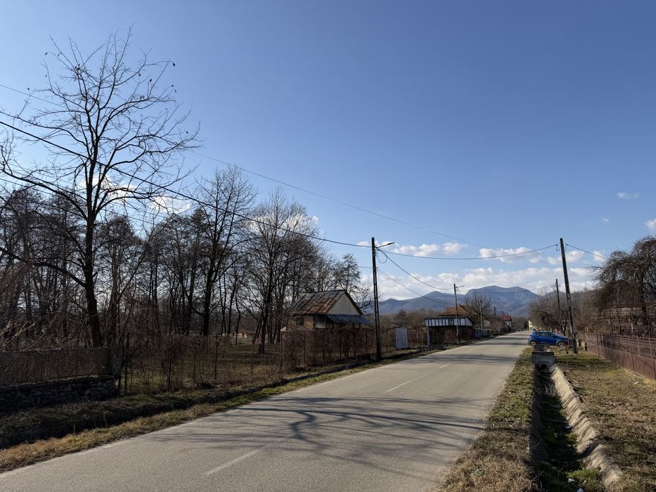 ! Teren unic in gorj cu deschidere de 80ml ( zona turistica )