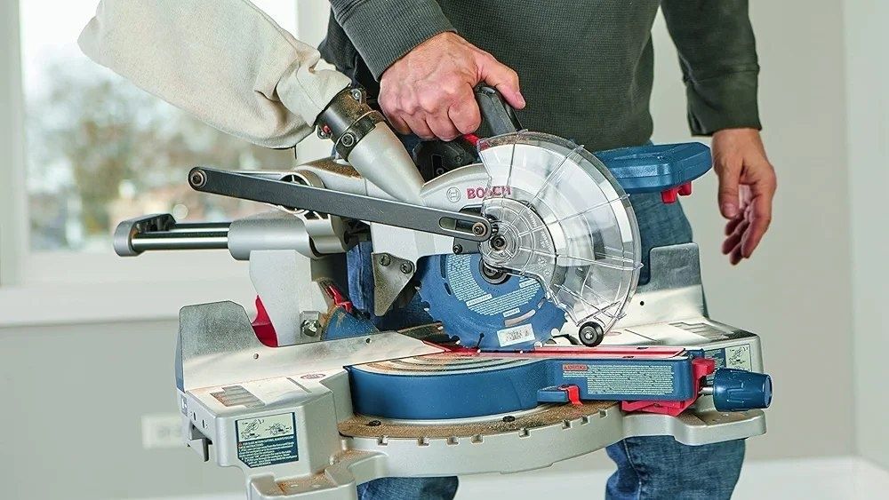 Bosch пила торцовочная