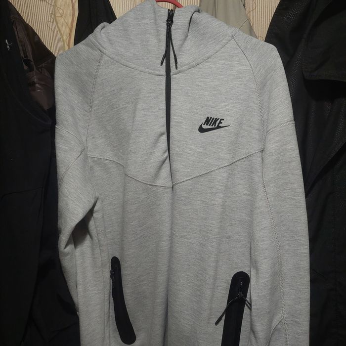 Сив Nike tech fleece