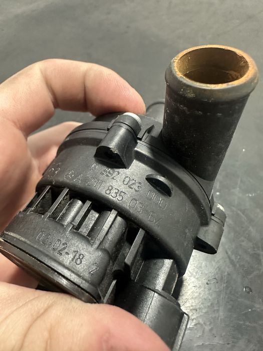 Pompa recirculare apa auxiliara Mercedes ML W164 ML320CDI