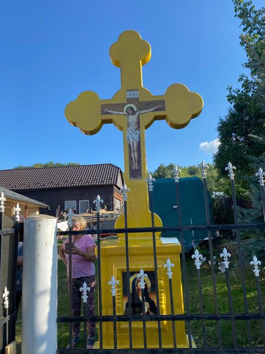 Răstignire de vânzare.