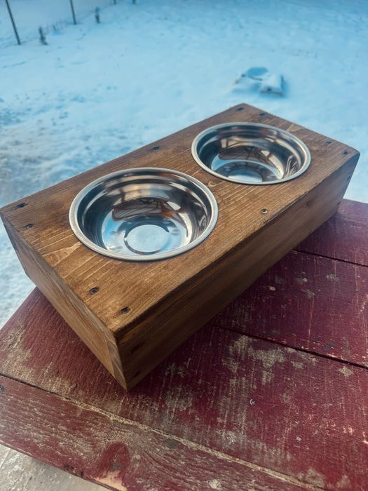 Suport pentru boluri / mancare caini si pisici