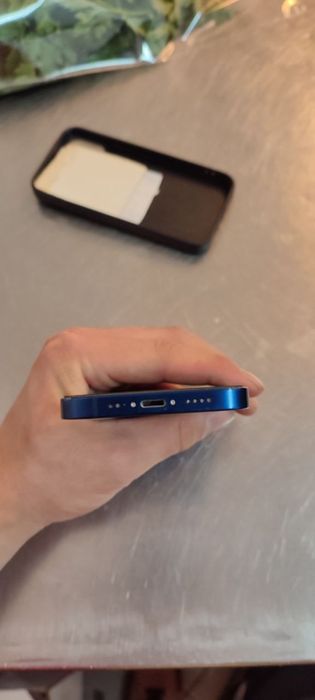 Продается Iphone 12 mini в хорошом состояние