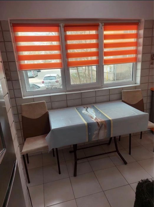 Inchiriez apartament in regim hotelier  2  camere+living mare  Rm sarat  zona centrala parter
